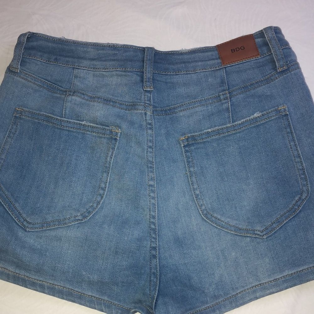 BDG súper high rise spade pin up denim shorts